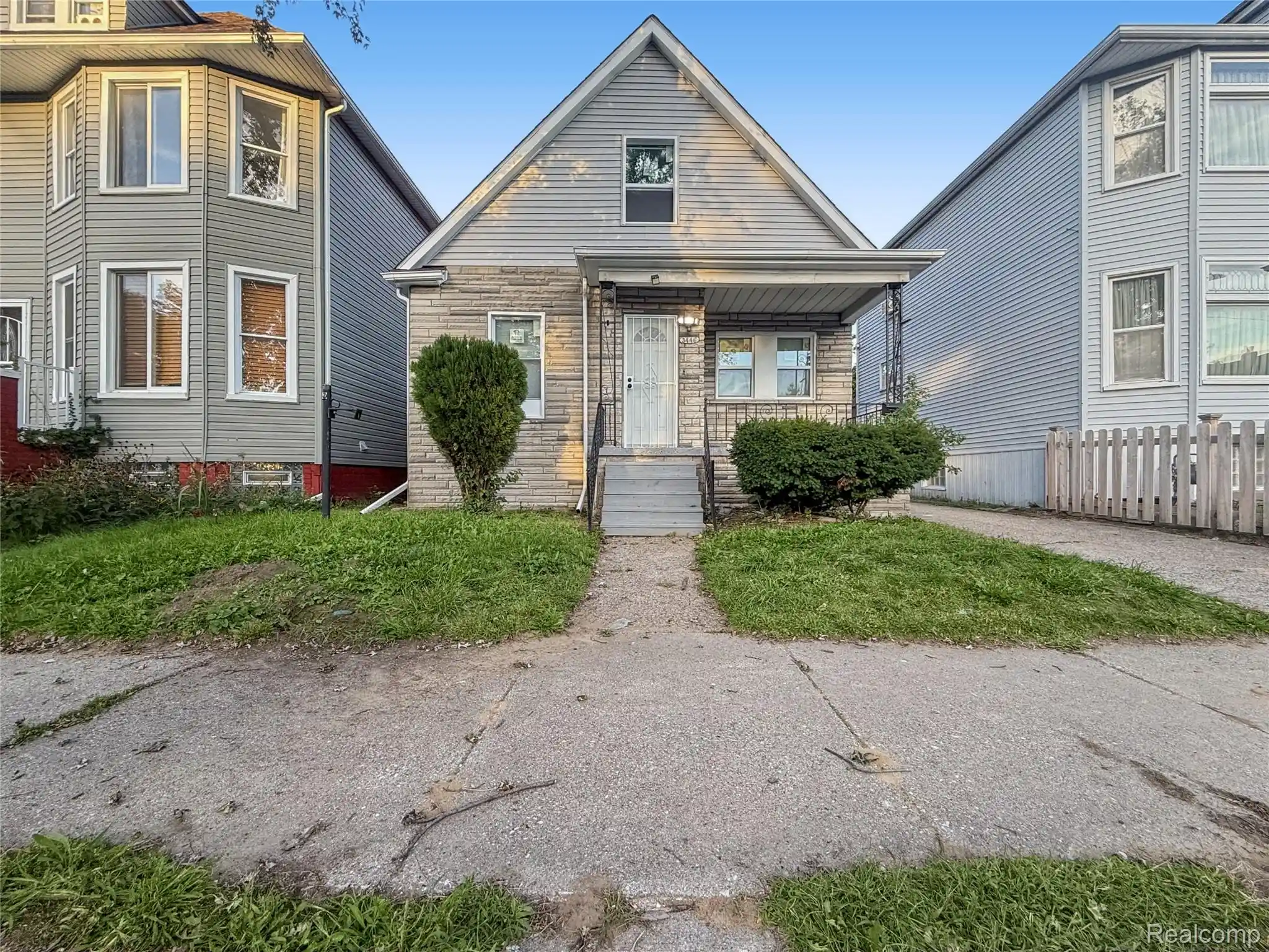 Photo 1 of Single family home for sale at 3446 Seyburn St, Detroit, MI 48214 | MLS# 20261078904 | Listing updated on 2026-10-25
