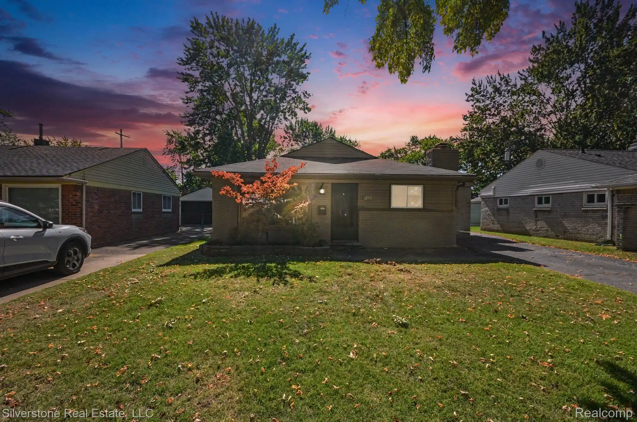 Photo 1 of Single family home for sale at 255 W Farnum Ave, Madison Heights, MI 48071 | MLS# 20261078929 | Listing updated on 2026-10-01