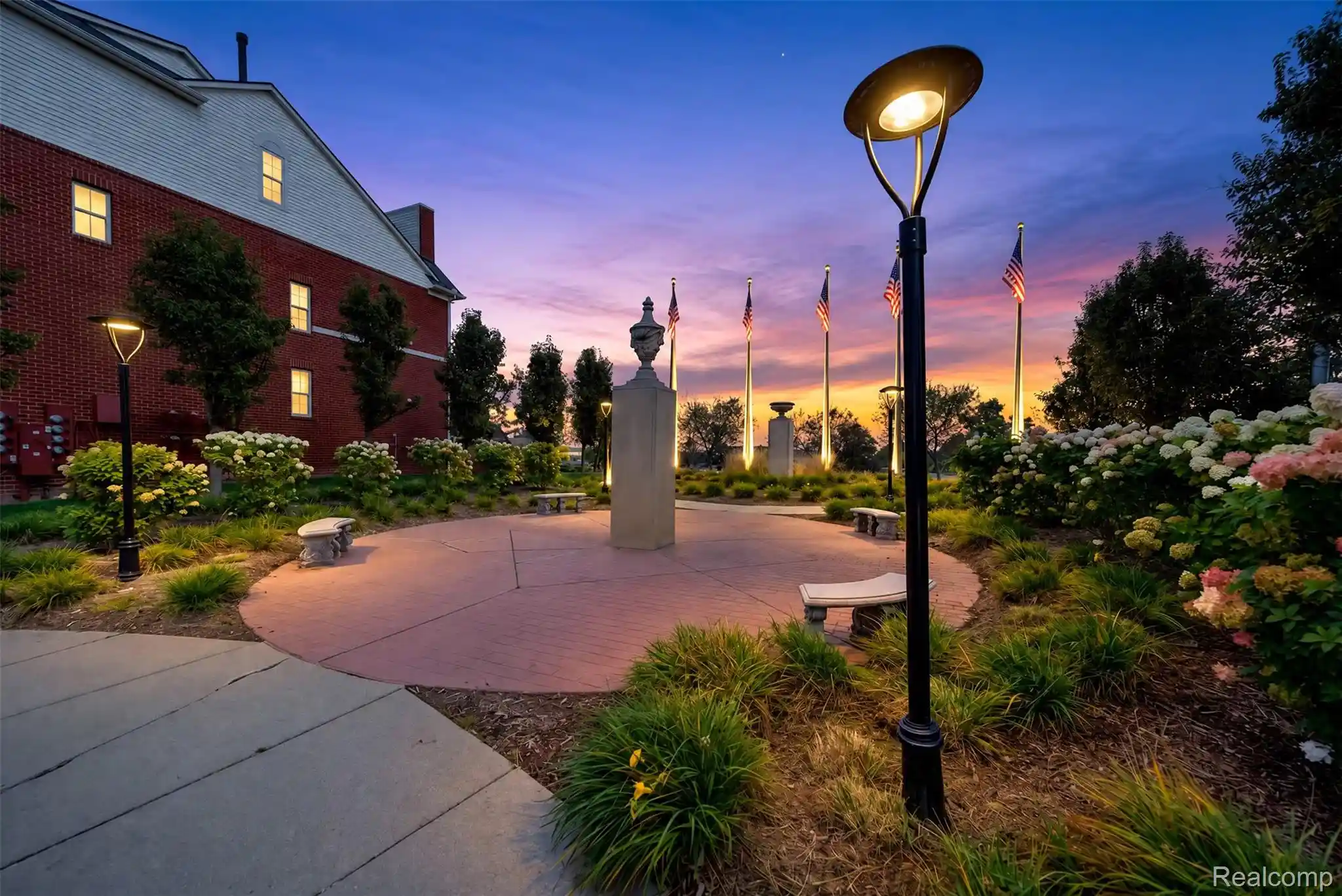 Listing Photo 1 - Condo for sale in 1450 Devon Ln located at 1450 Devon Ln, Troy, MI 48084 - Unit #128