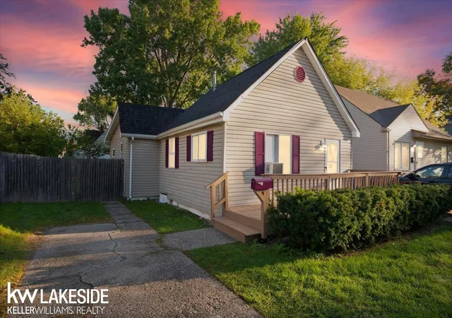 Photo 1 of Single family home for sale at 8439 Continental Ave, Warren, MI 48089 | MLS# 58050223390 | Listing updated on 2026-10-29