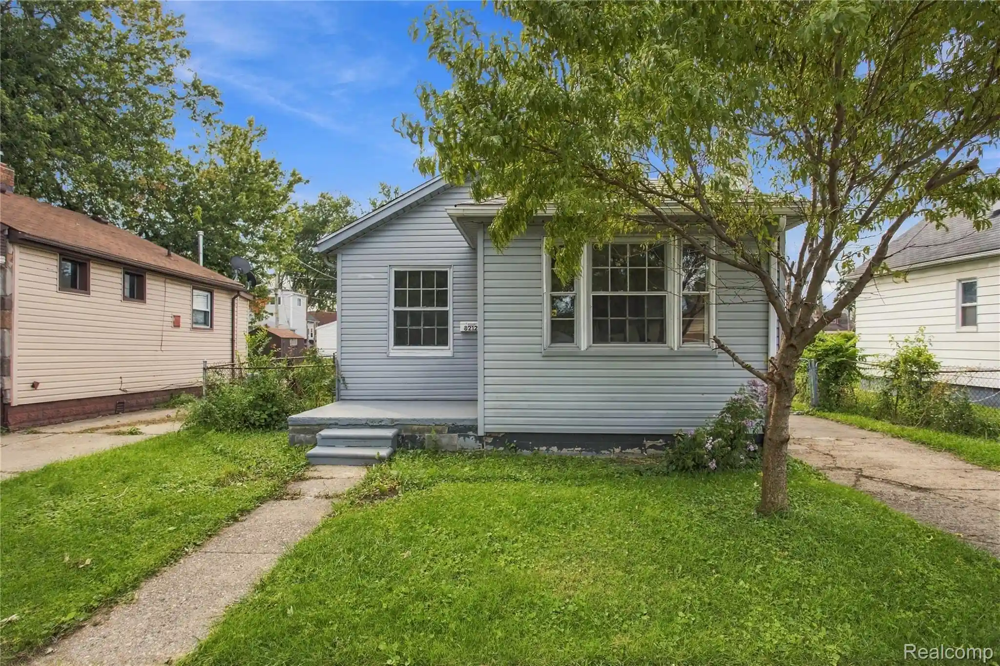 Photo 1 of Single family home for sale at 8212 Republic Ave, Warren, MI 48089 | MLS# 20261079021 | Listing updated on 2026-10-22