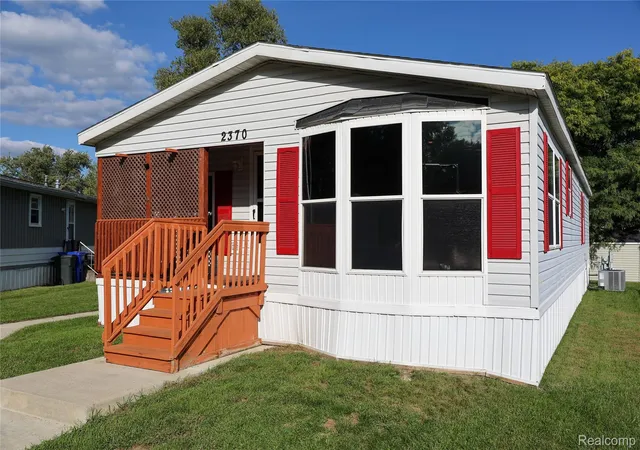 Photo 1 of Single family home for sale at 2370 N Dundee Ct, Highland Charter Township Oakland, MI 48034 | MLS# 20261079100 | Listing updated on 2026-10-29