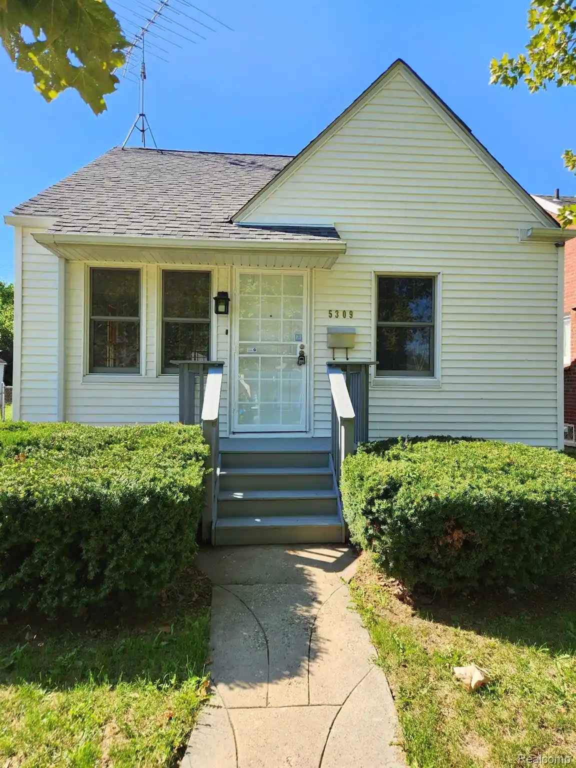 Photo 1 of Single family home for sale at 5309 University Pl, Detroit, MI 48224 | MLS# 20261079206 | Listing updated on 2026-10-22