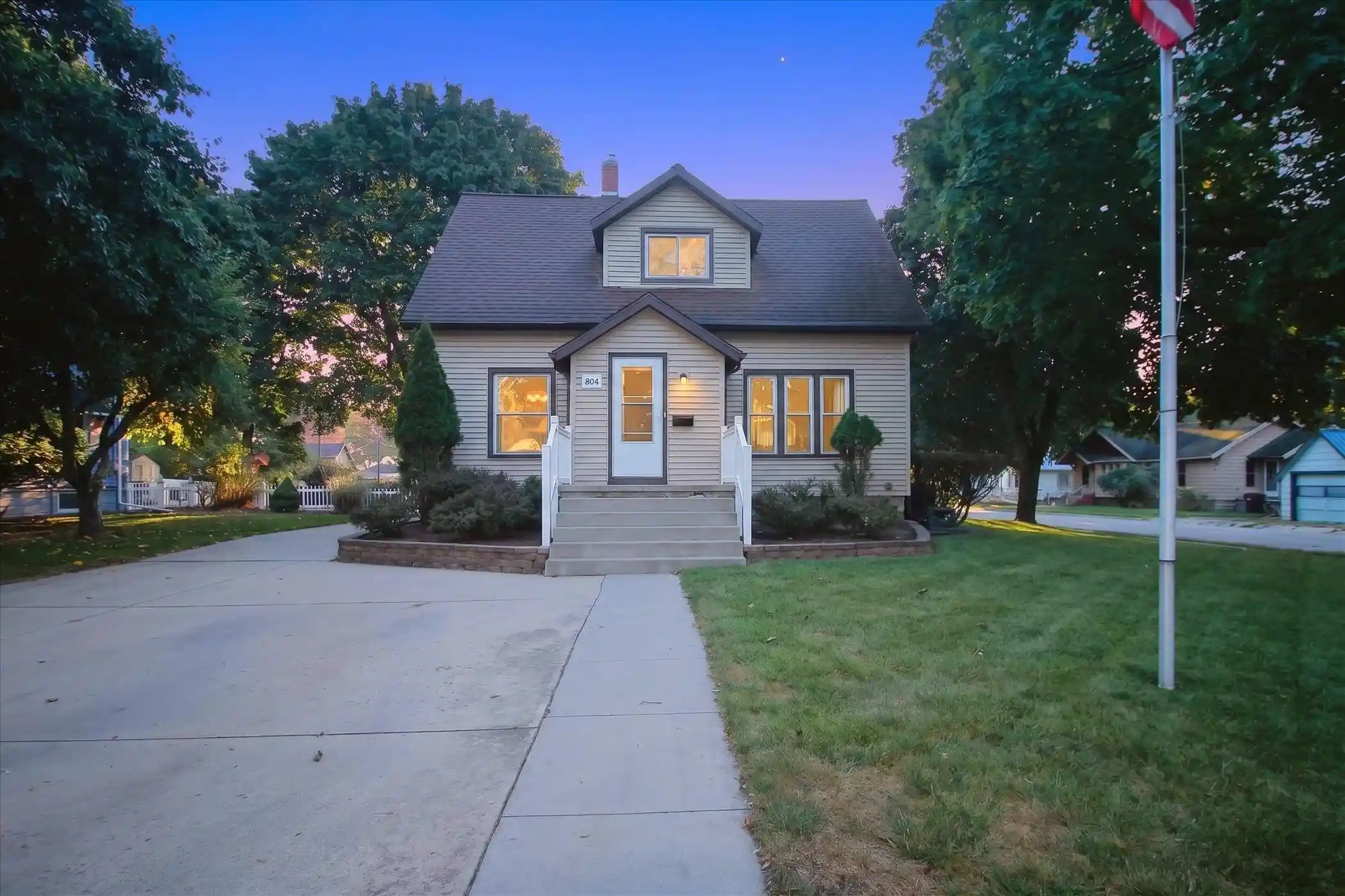 Photo 1 of Single family home for sale at 804 N River Ave, Alma, MI 48801 | MLS# 79080074064 | Listing updated on 2026-10-01
