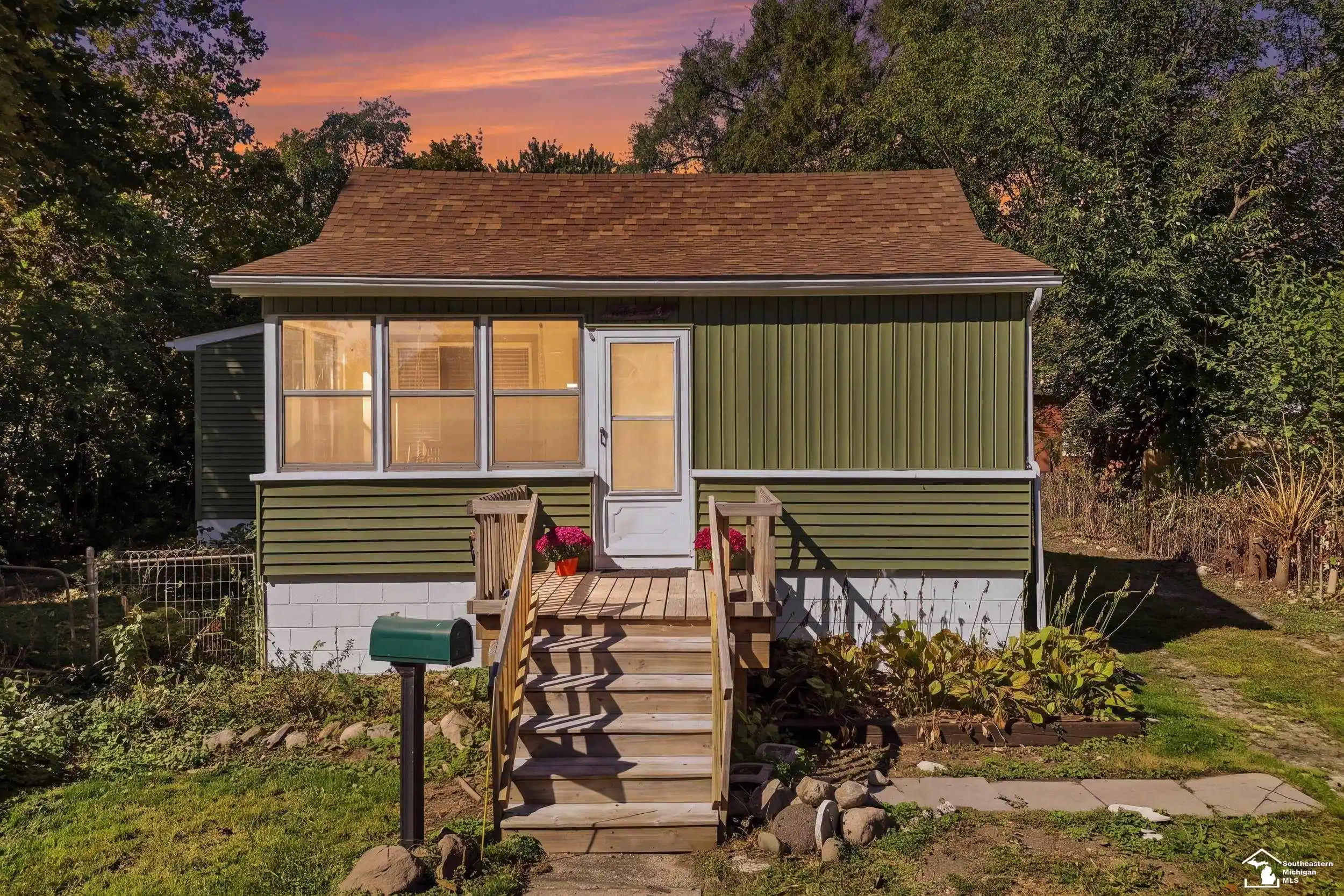 Photo 1 of Single family home for sale at 2946 4th Street, Trenton, MI 48183 | MLS# 57050223477 | Listing updated on 2026-10-20