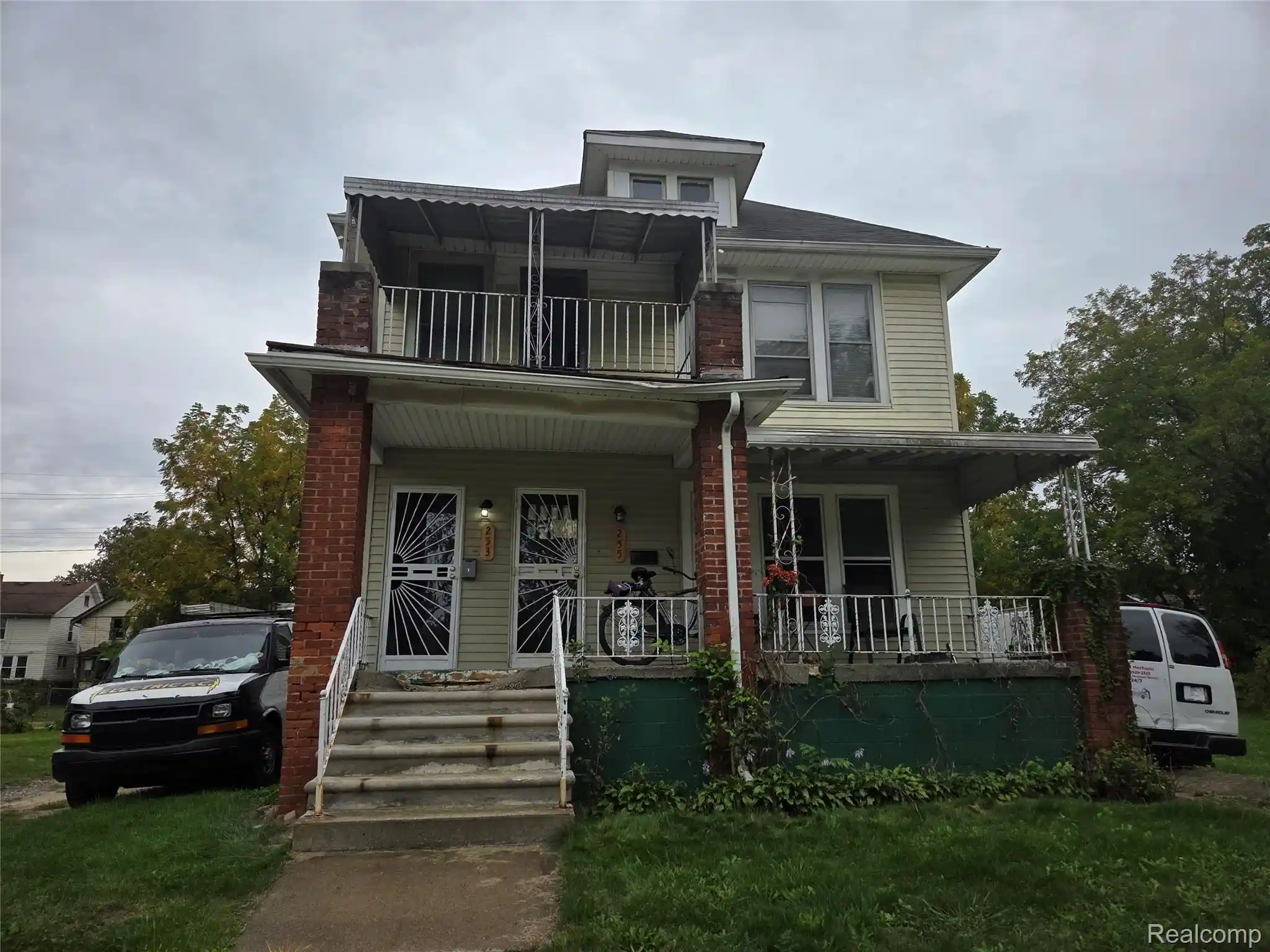 Photo 1 of Multi family home for sale at 253 Grove St, Highland Park, MI 48203 | MLS# 20261079315 | Listing updated on 2026-10-15