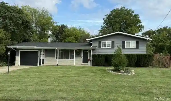 Photo 1 of Single family home for sale at 1069 Elodie Dr, Flint, MI 48532 | MLS# 20261079333 | Listing updated on 2026-10-02