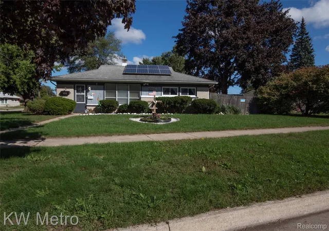 Photo 1 of Single family home for sale at 25405 Miracle Dr, Madison Heights, MI 48071 | MLS# 20261079391 | Listing updated on 2026-10-24