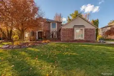 Photo 1 of Single family home for sale at 6387 Tanglewood Dr, Troy, MI 48098 | MLS# 20261079415 | Listing updated on 2026-10-25