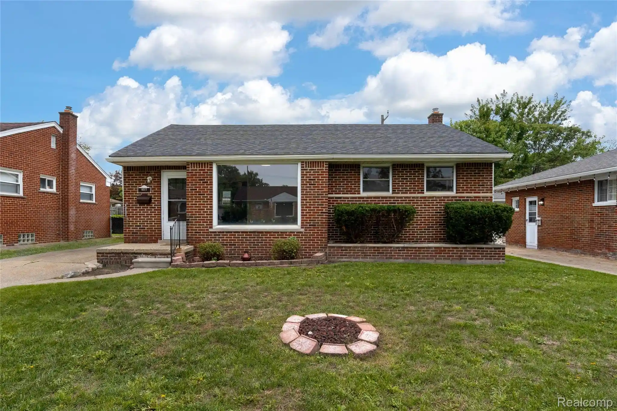 Single family home for sale at 8577 Dixie Ln, Dearborn Heights, MI 48127 | MLS# 20261079598