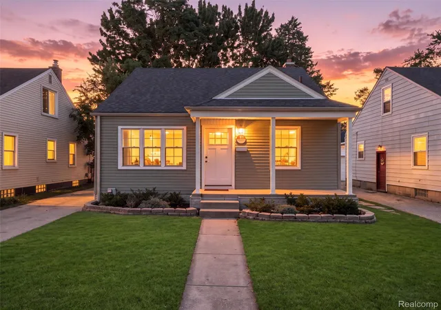 Photo 1 of Single family home for sale at 128 Highland Ave, Clawson, MI 48017 | MLS# 20261079772 | Listing updated on 2026-10-25