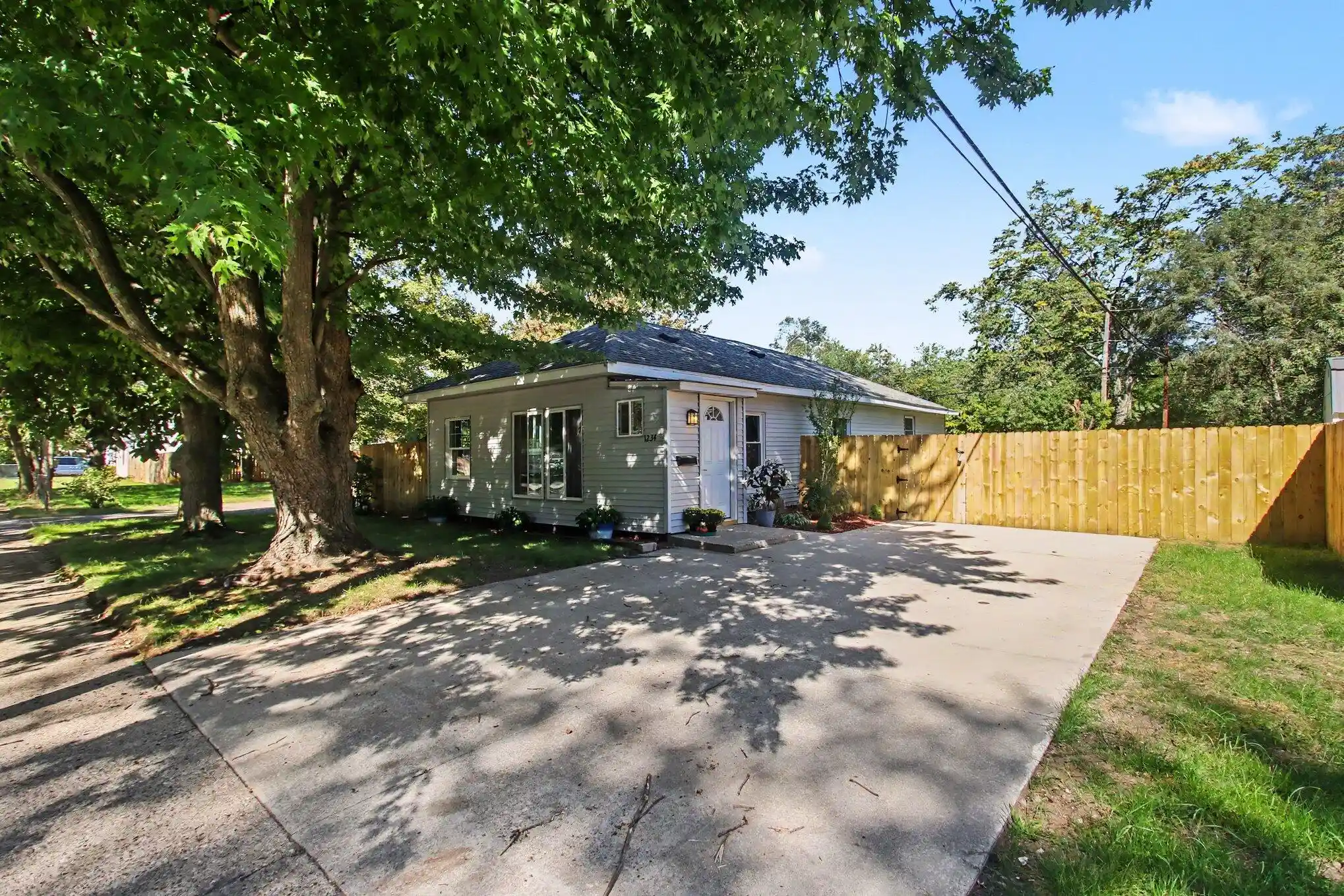 Photo 1 of Single family home for sale at 1234 Langeland Ave, Muskegon, MI 49442 | MLS# 71026052596 | Listing updated on 2026-10-02