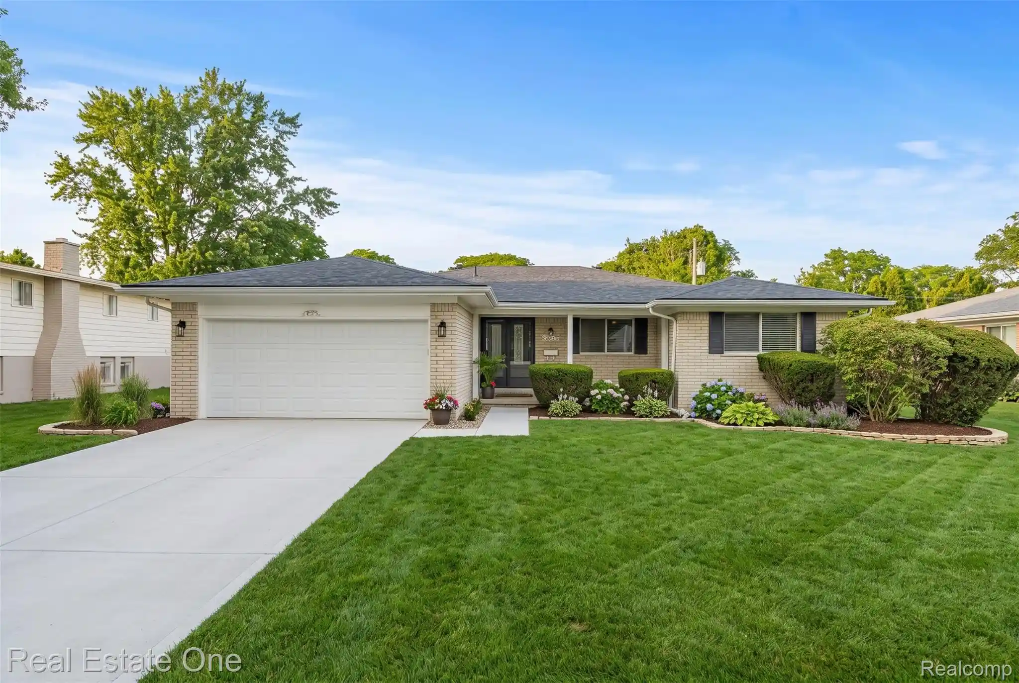 Photo 1 of Single family home for sale at 29540 Sharon Ln, Southfield, MI 48076 | MLS# 20261079899 | Listing updated on 2026-10-27