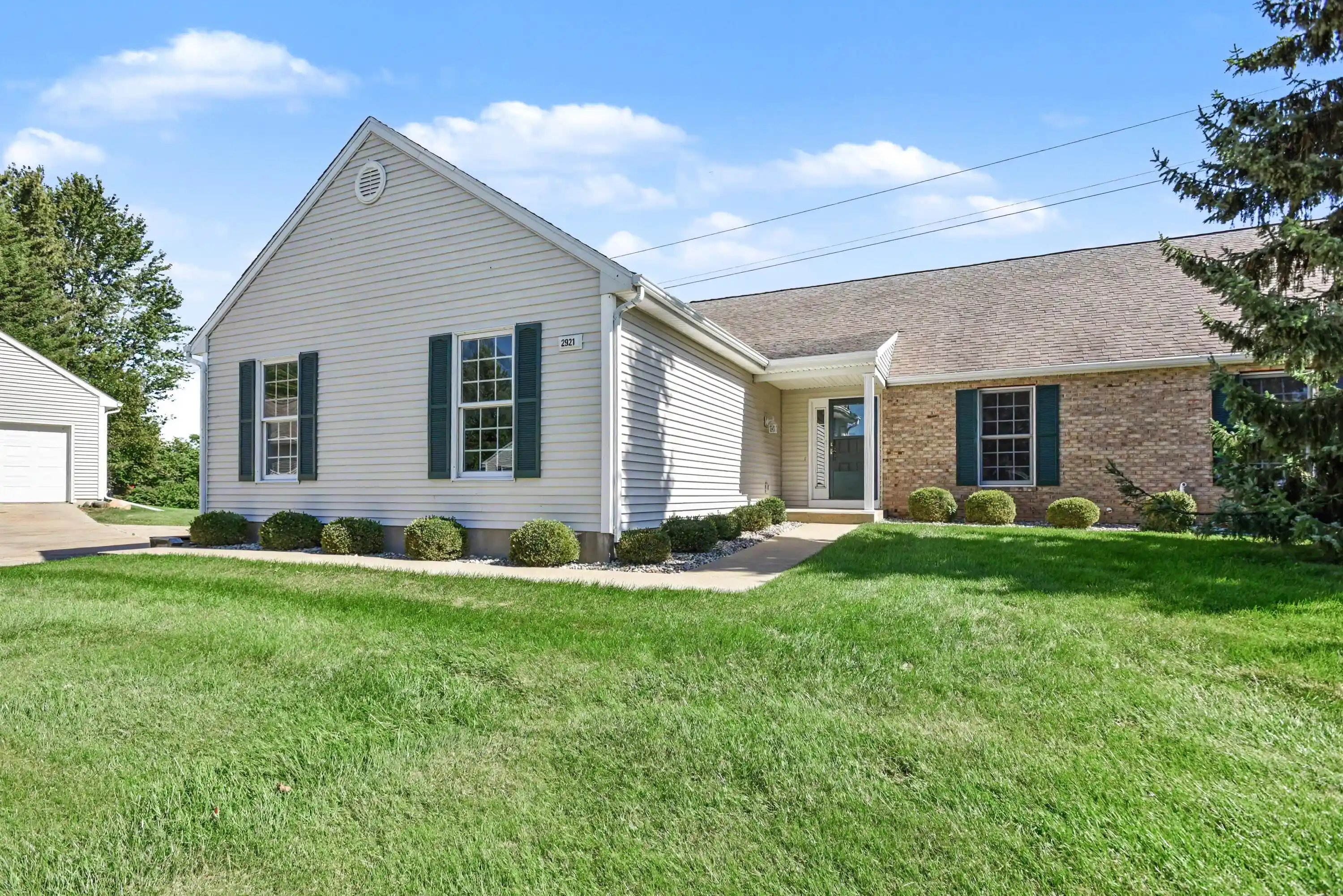 Photo 1 of Condo for sale at 2921 Hunters Pl, Kalamazoo, MI 49048 | MLS# 66026052605 | Listing updated on 2026-10-02