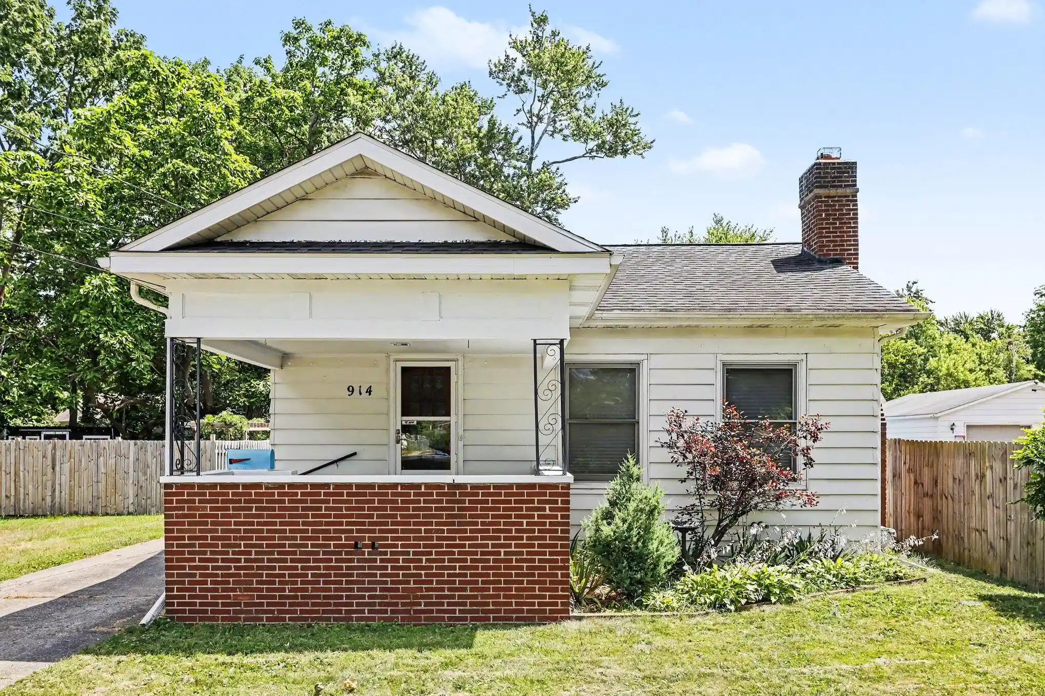 Single family home for sale at 914 Dayton Ave, Kalamazoo, MI 49048 | MLS# 66026052715