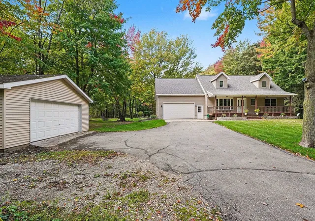 Photo 1 of Single family home for sale at 3722 S Alamando Rd, Saint Louis, MI 48880 | MLS# 79080074232 | Listing updated on 2026-10-29