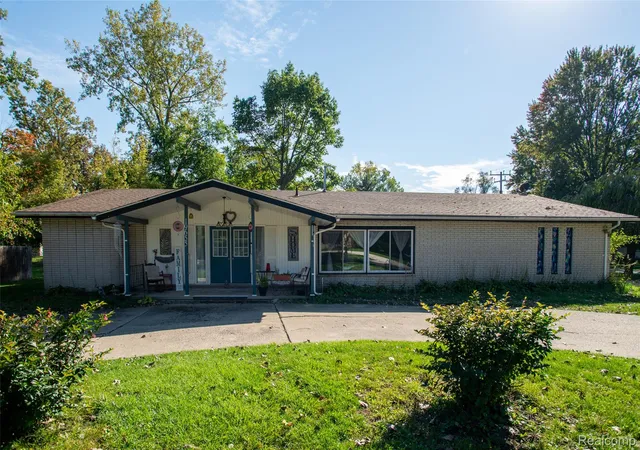 Photo 1 of Single family home for sale at 19655 Saxton Ave, Southfield, MI 48075 | MLS# 20261080784 | Listing updated on 2026-10-31