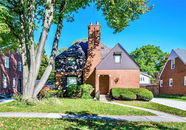 Photo 1 of Single family home for sale at 1908 Lloyd Ave, Royal Oak, MI 48073 | MLS# 20261080920 | Listing updated on 2026-10-29