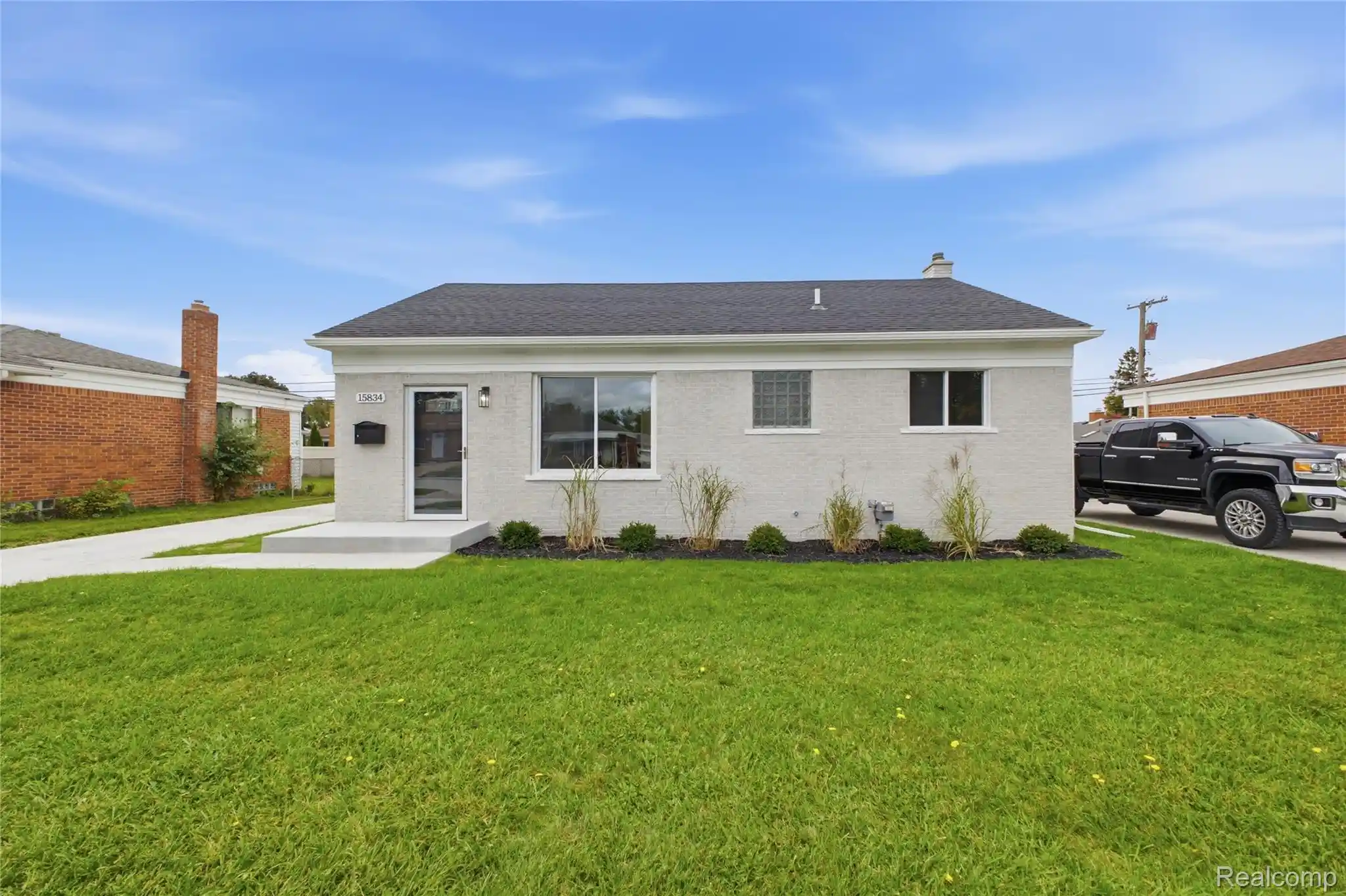 Photo 1 of Single family home for sale at 15834 Chestnut St, Roseville, MI 48066 | MLS# 20261080935 | Listing updated on 2026-10-23