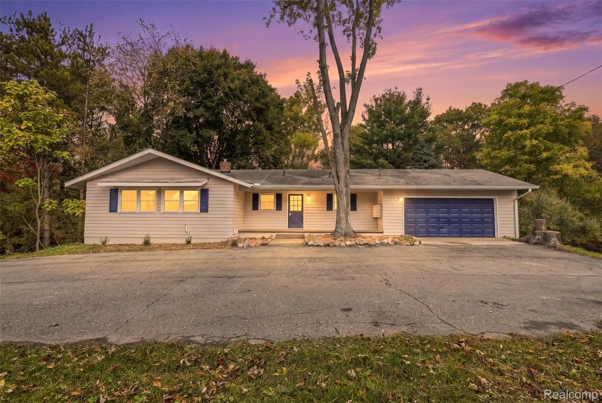 Photo 1 of Single family home for sale at 3030 N Hickory Ridge Rd, Highland, MI 48357 | MLS# 20261080991 | Listing updated on 2026-10-16