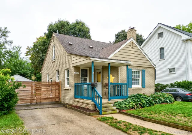 Photo 1 of Single family home for sale at 1417 Albany St, Ferndale, MI 48220 | MLS# 20261081014 | Listing updated on 2026-10-31