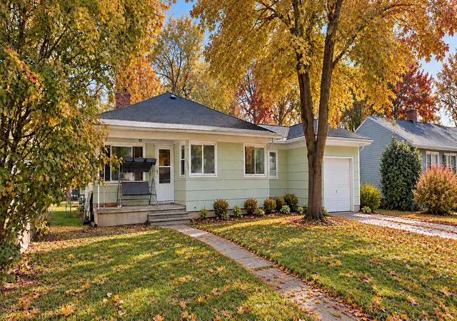 Photo 1 of Single family home for sale at 936 Clark St, Muskegon, MI 49442 | MLS# 71026053289 | Listing updated on 2026-10-29