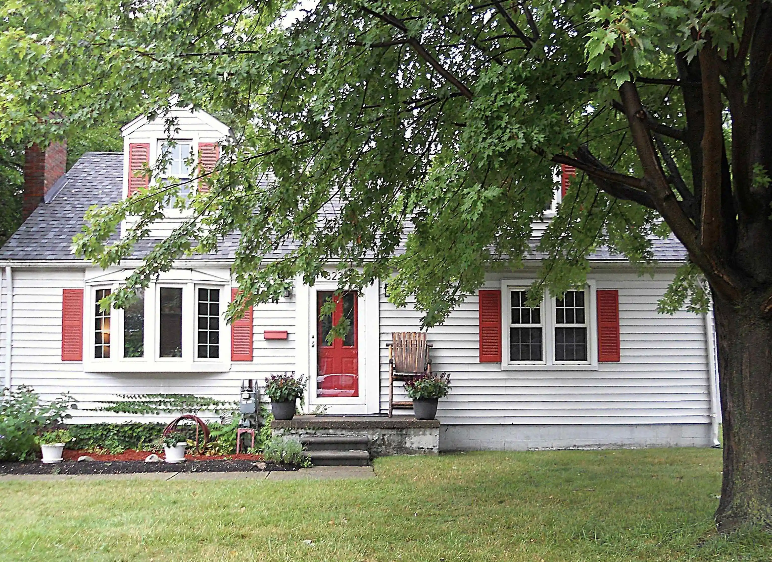 Photo 1 of Single family home for sale at 8239 Garbor Dr, Warren, MI 48093 | MLS# 58050224064 | Listing updated on 2026-10-21