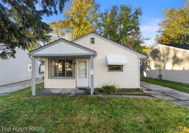 Single family home for sale at 241 W Yale Ave, Pontiac, MI 48340 | MLS# 20261081320