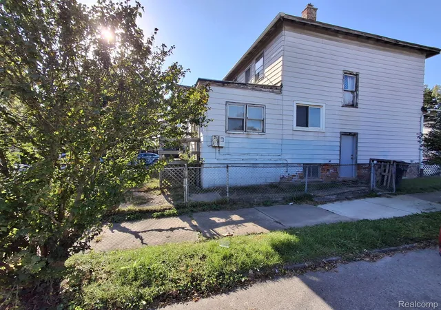 Listing Photo 1 - Condo for sale in building located at 9101 Falcon St, Detroit, MI 48209