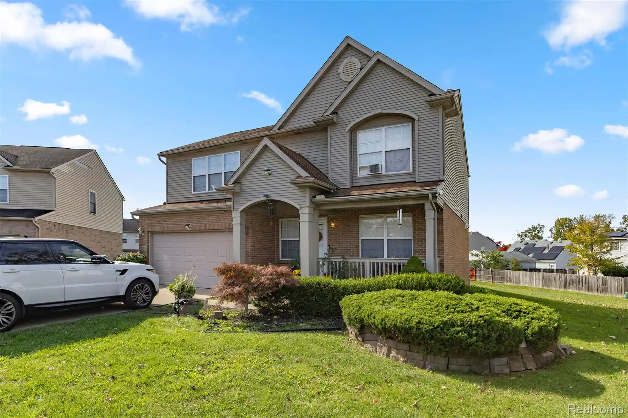 Photo 1 of Single family home for sale at 28215 Hillsbriar Dr, Romulus City Wayne, MI 48174 | MLS# 20261081364 | Listing updated on 2026-10-16