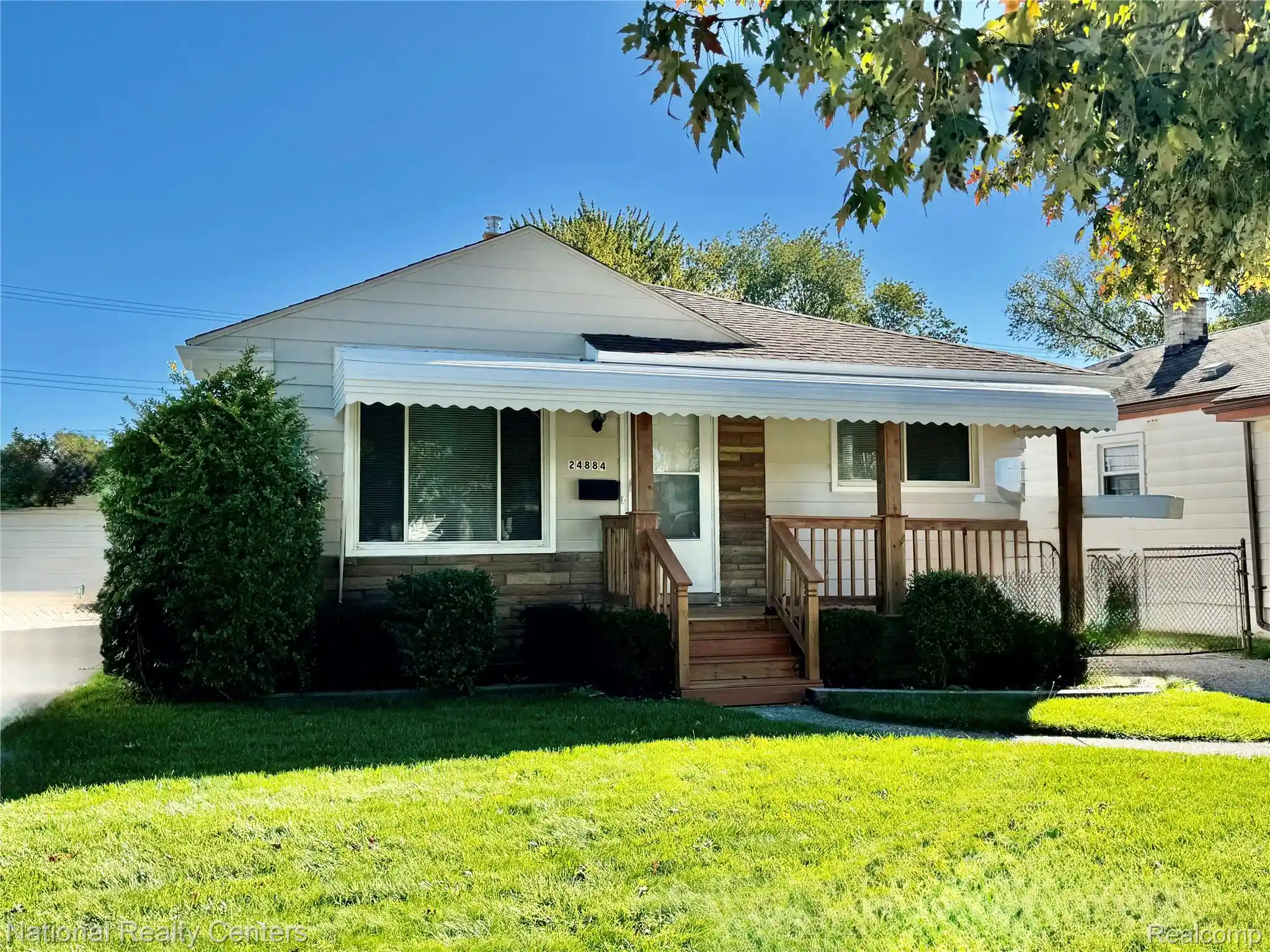 Photo 1 of Single family home for sale at 24884 Hayes Ave, Eastpointe, MI 48021 | MLS# 20261081405 | Listing updated on 2026-10-19