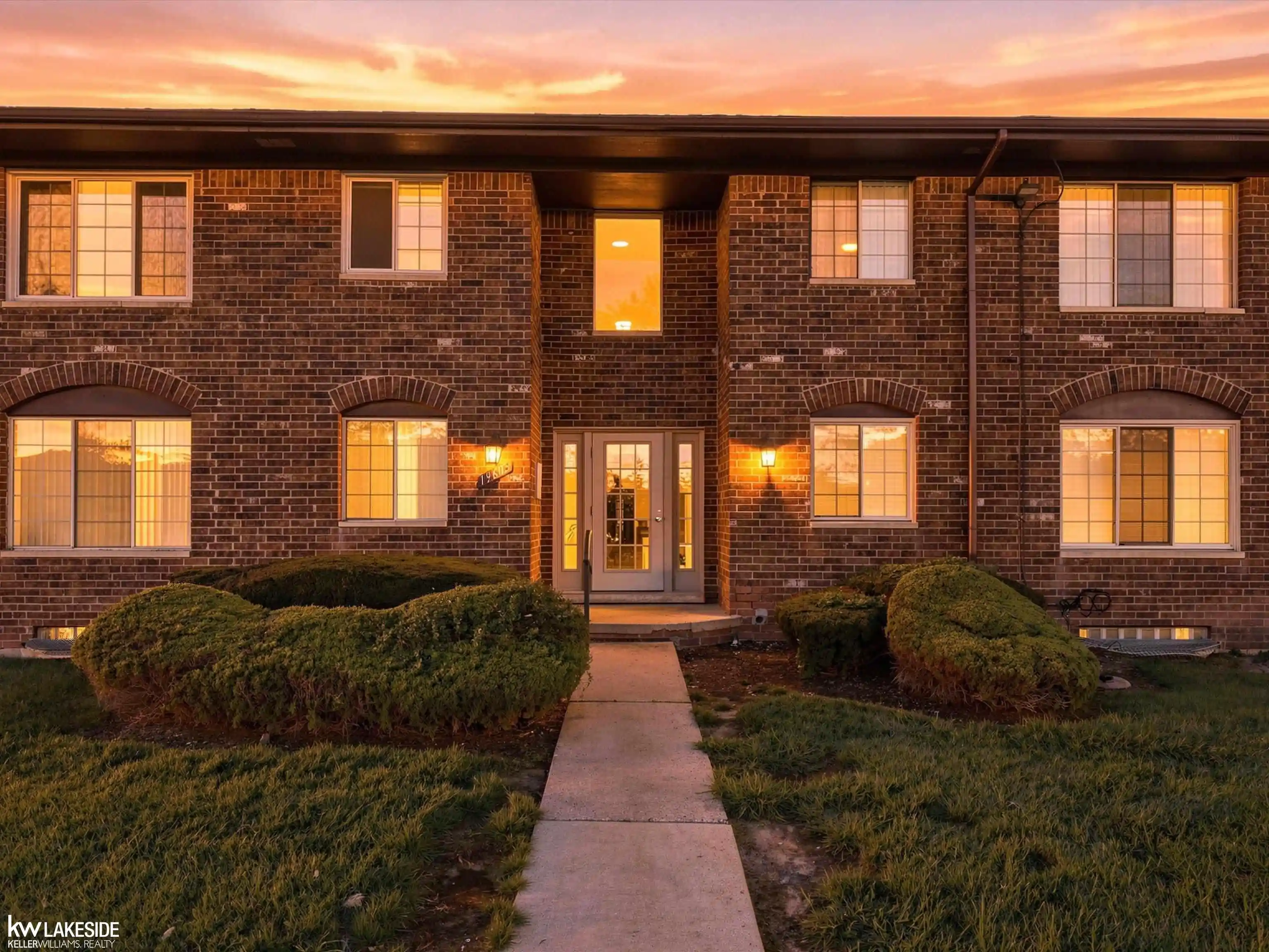 Listing Photo 1 - Condo for sale in 19603 W 12 Mile Rd located at 19603 W 12 Mile Rd, Southfield, MI 48076 - Unit 19603 W 12 Mile Rd