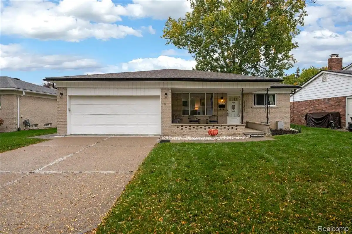 Photo 1 of Single family home for sale at 2855 Saratoga Dr, Troy, MI 48083 | MLS# 20261081551 | Listing updated on 2026-10-22