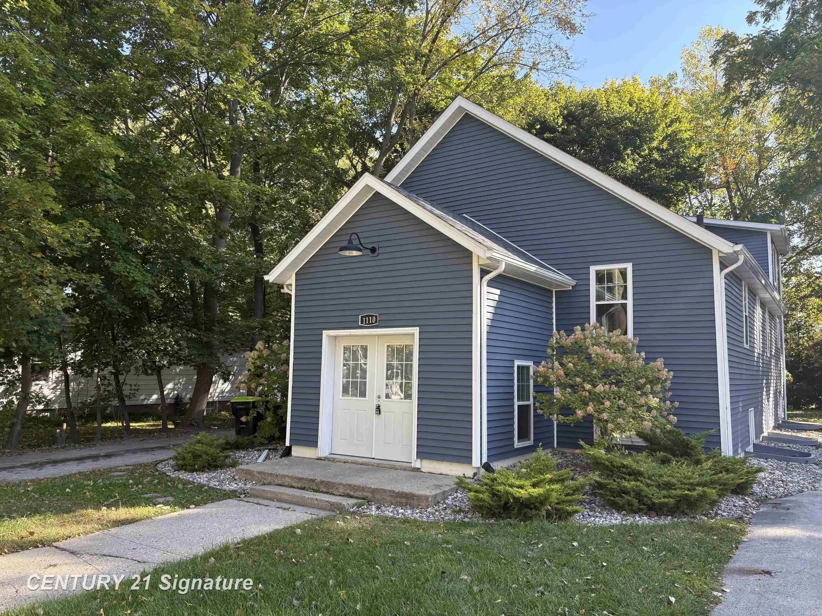 Photo 1 of Sale Pending at 1110 Jerome St, Midland, MI 48640 | MLS# 61050224221 | Listing updated on 2026-10-15