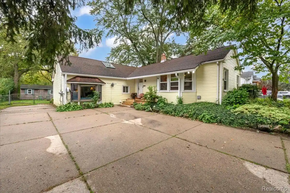 Photo 1 of Single family home for sale at 619 John M Ave, Clawson, MI 48017 | MLS# 20261081579 | Listing updated on 2026-10-18