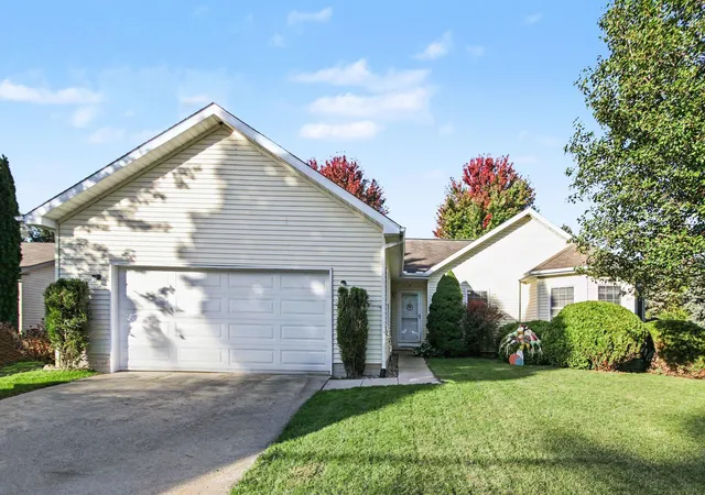 Photo 1 of Single family home for sale at 923 N Union St, Tecumseh, MI 49286 | MLS# 81026053692 | Listing updated on 2026-10-28