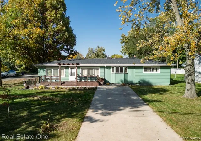 Photo 1 of Single family home for sale at 3984 Seeden St, Waterford, MI 48329 | MLS# 20261081705 | Listing updated on 2026-10-27