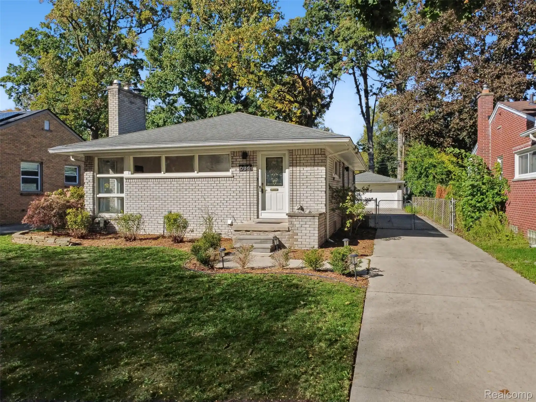 Photo 1 of Single family home for sale at 634 Orchard View Dr, Royal Oak, MI 48073 | MLS# 20261081726 | Listing updated on 2026-10-24
