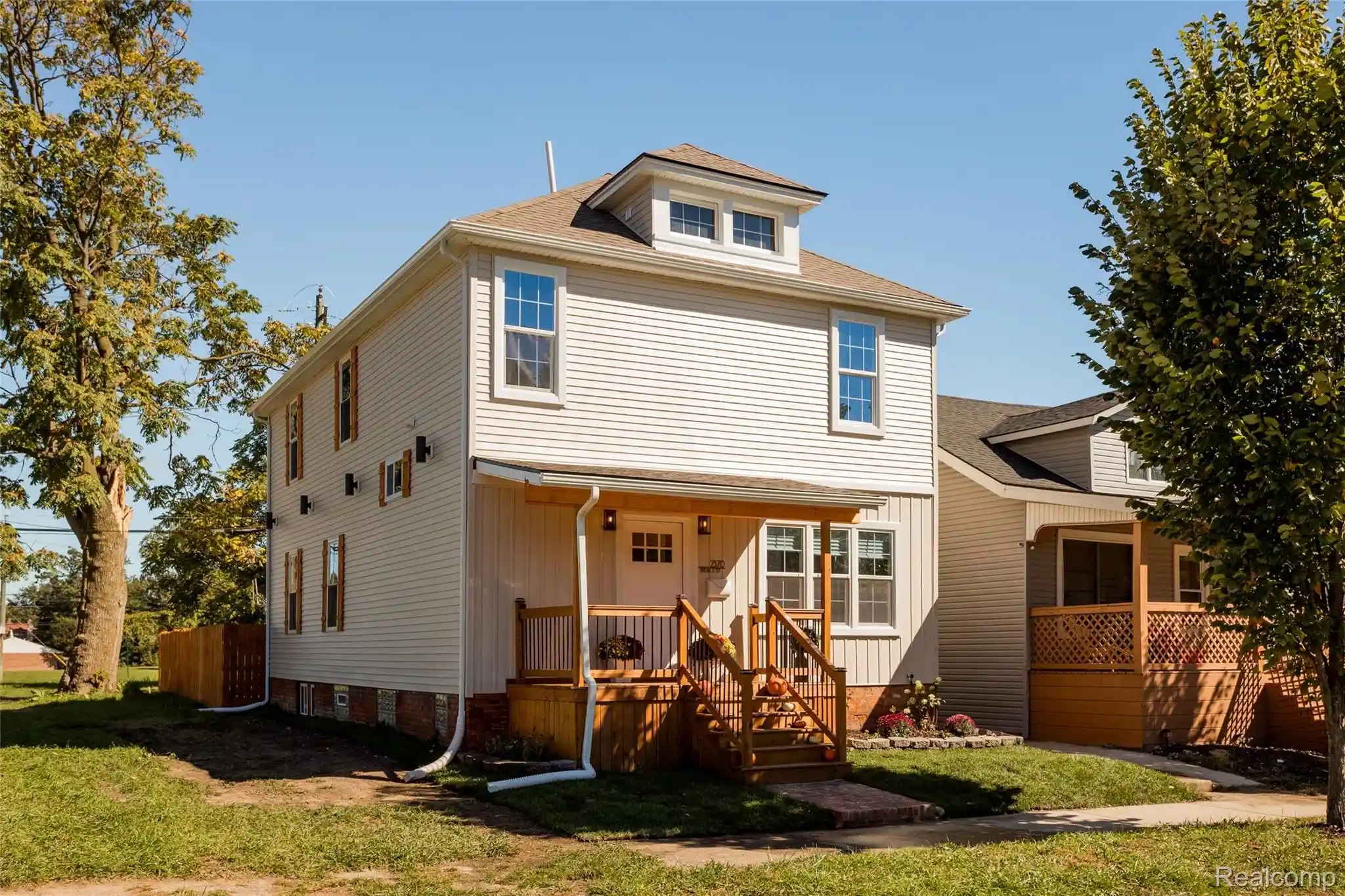 Photo 1 of Single family home for sale at 2570 Beals St, Detroit, MI 48214 | MLS# 20261081734 | Listing updated on 2026-10-18