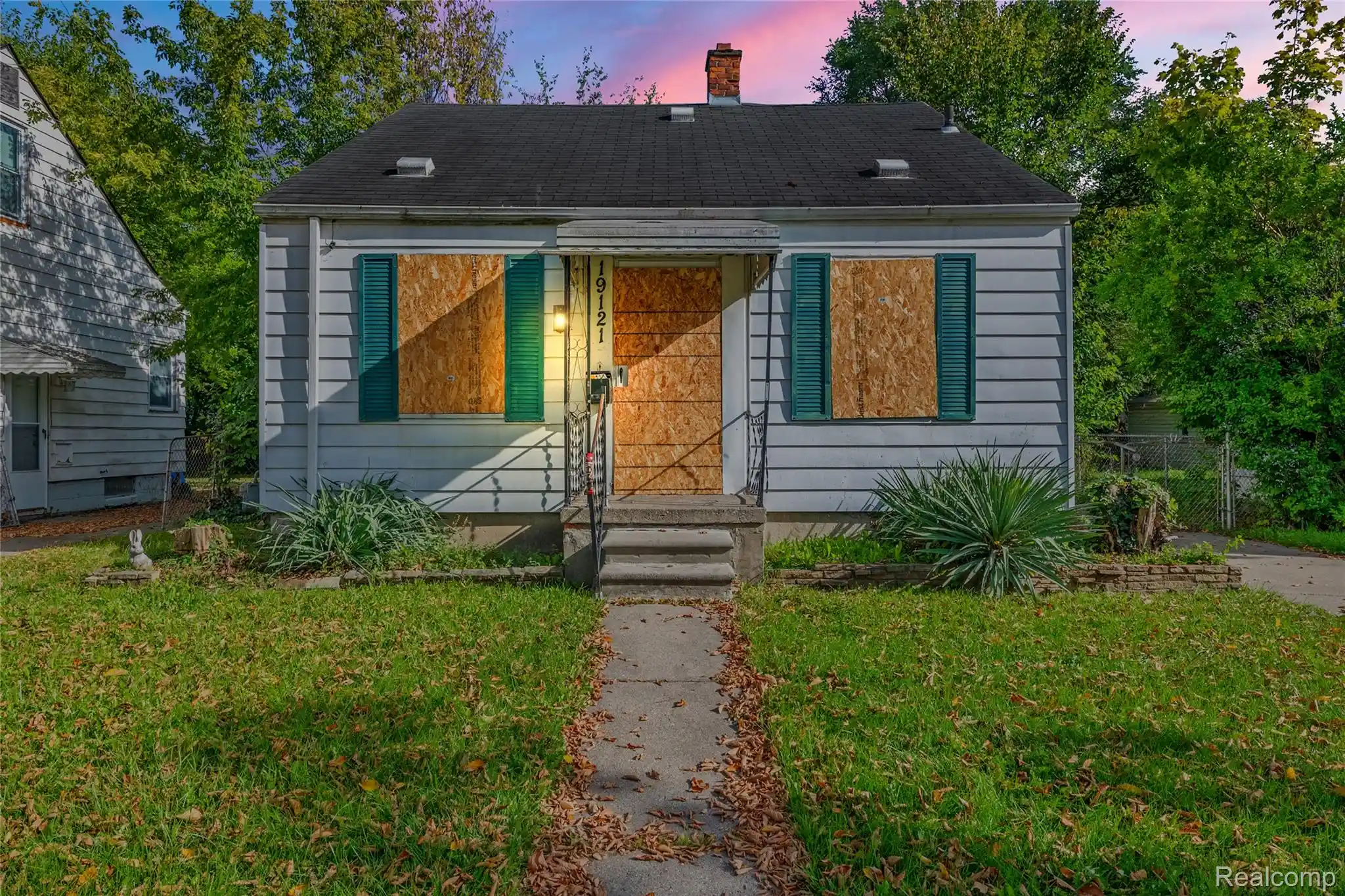 Photo 1 of Single family home for sale at 19121 Mccormick St, Detroit, MI 48224 | MLS# 20261081736 | Listing updated on 2026-10-13