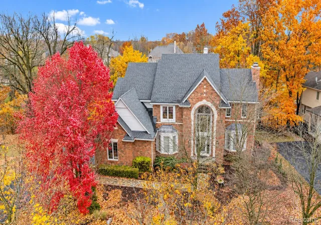 Photo 1 of Single family home for sale at 6775 Carlyle Xing, West Bloomfield, MI 48322 | MLS# 20261081828 | Listing updated on 2026-10-31