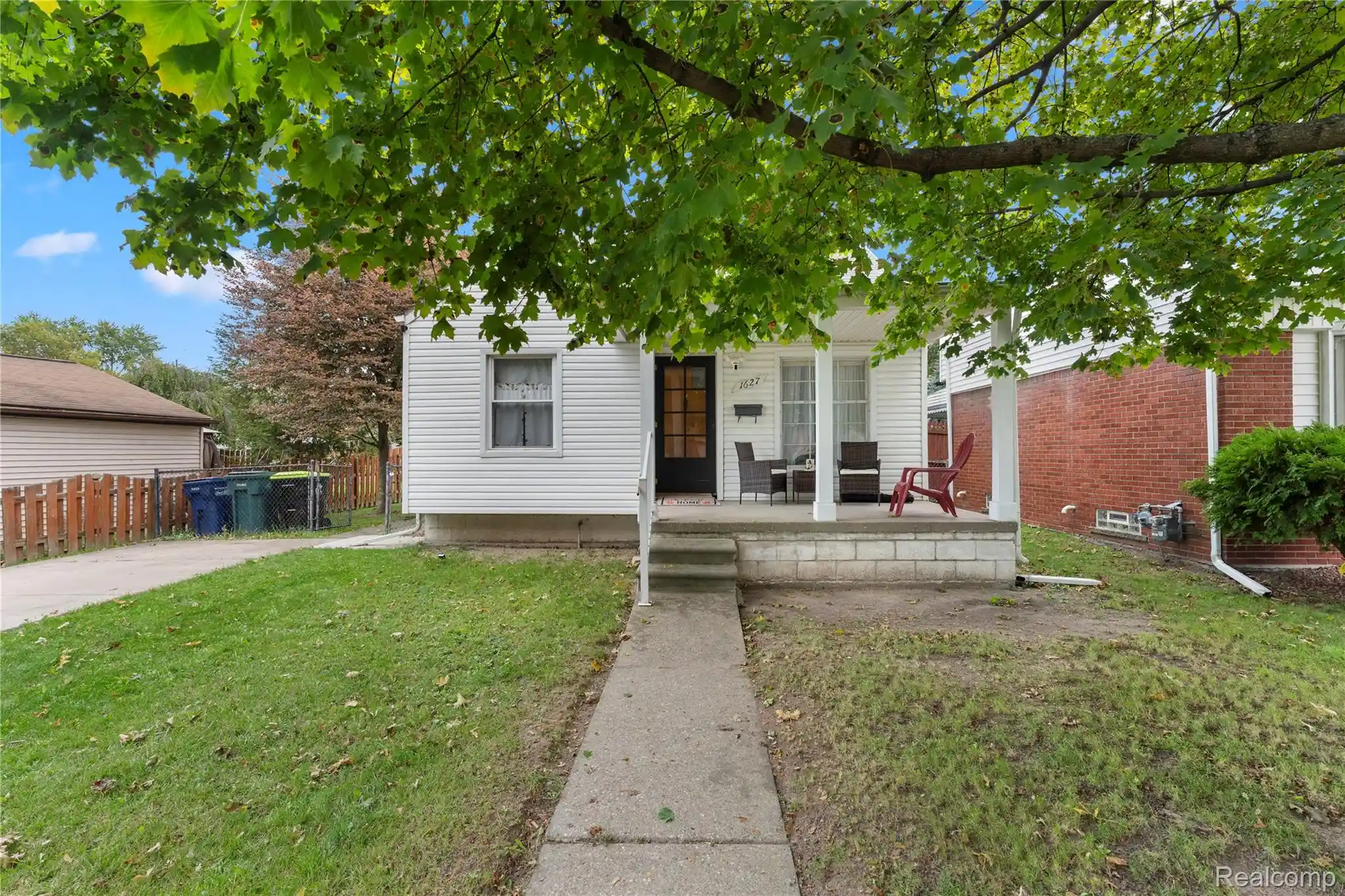 Photo 1 of Sale Pending at 1627 Ferris Ave, Lincoln Park, MI 48146 | MLS# 20261081847 | Listing updated on 2026-10-17