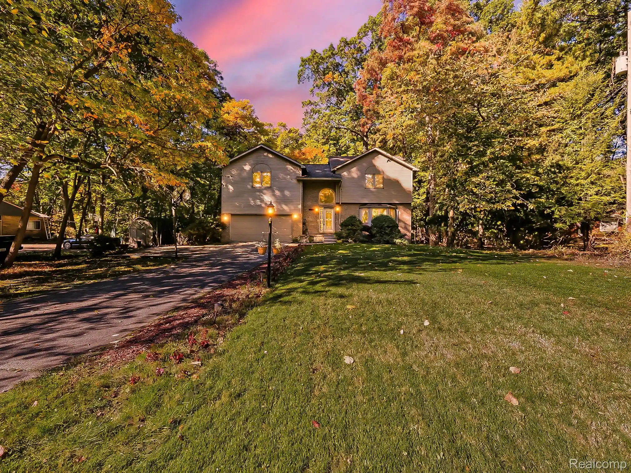 Photo 1 of Single family home for sale at 23605 Beech Rd, Southfield, MI 48033 | MLS# 20261081891 | Listing updated on 2026-10-17