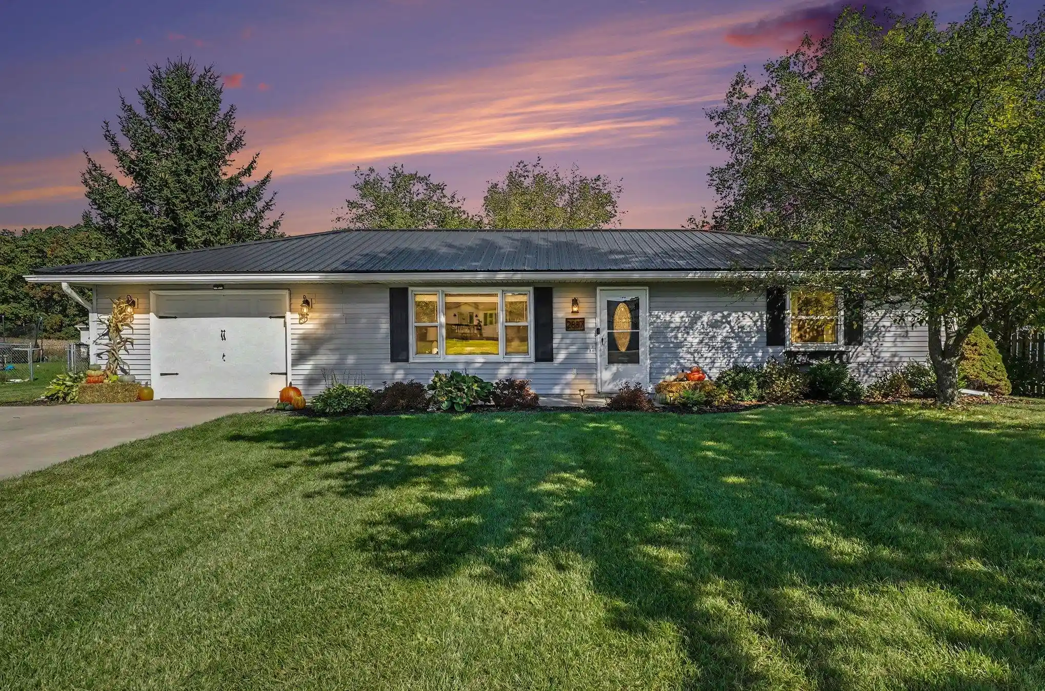Photo 1 of Single family home for sale at 2887 S Meadowlark Dr, Mount Pleasant, MI 48858 | MLS# 77080074369 | Listing updated on 2026-10-16