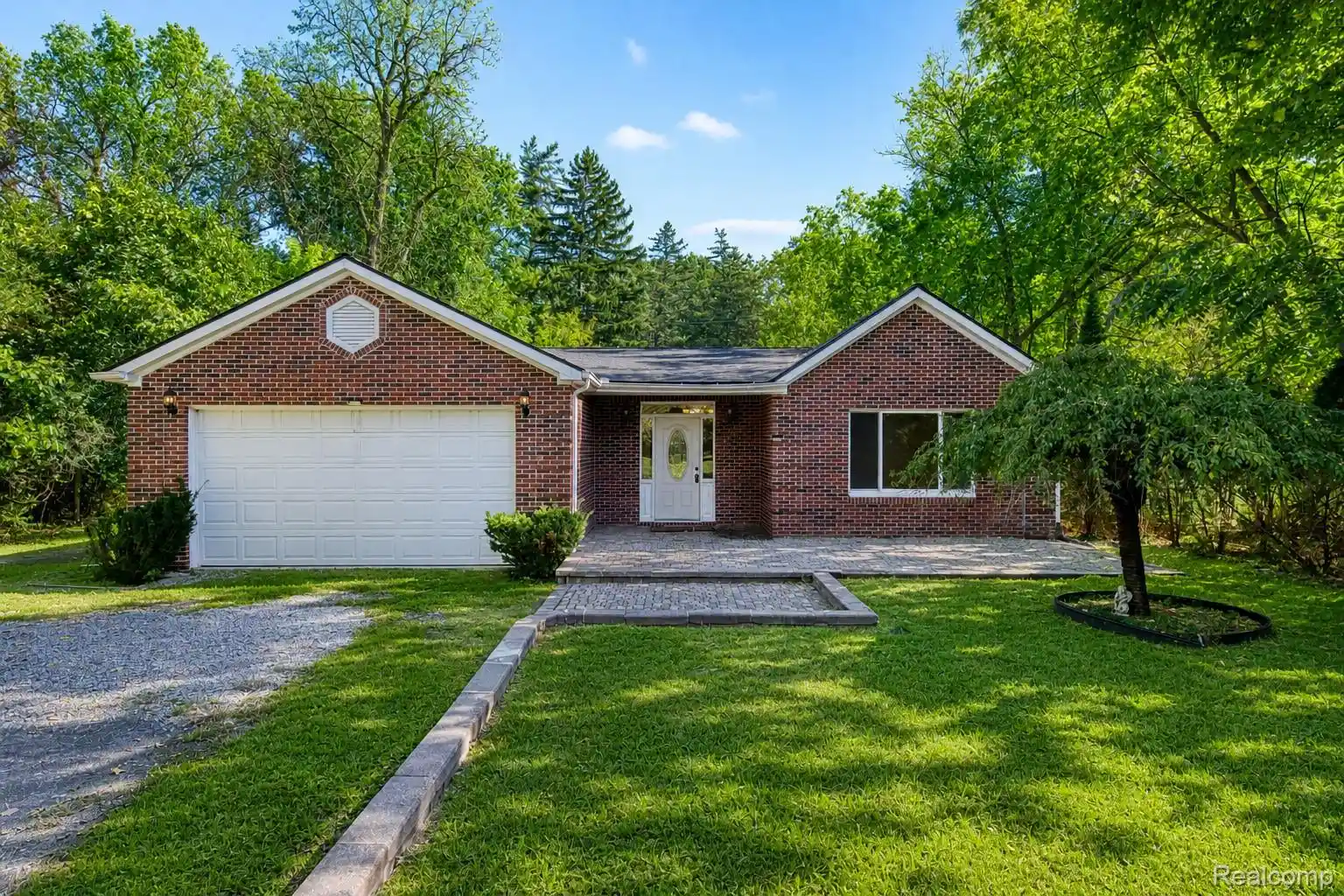 Photo 1 of Single family home for sale at 25348 Orchard Lake Rd, Farmington Hills, MI 48336 | MLS# 20261081962 | Listing updated on 2026-10-21