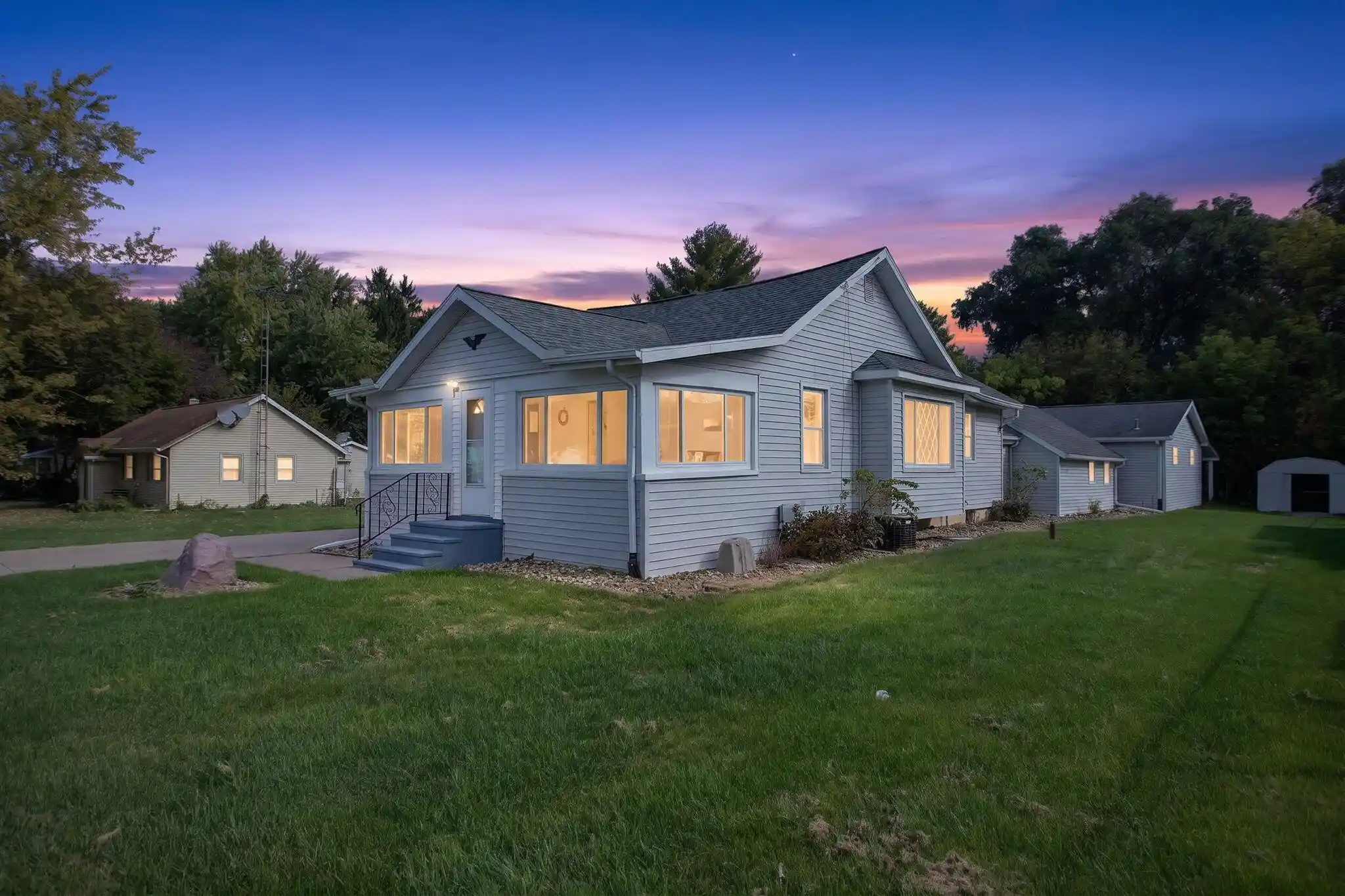 Photo 1 of Single family home for sale at 627 Brentwood Rd, Jackson, MI 49202 | MLS# 55026053975 | Listing updated on 2026-10-26