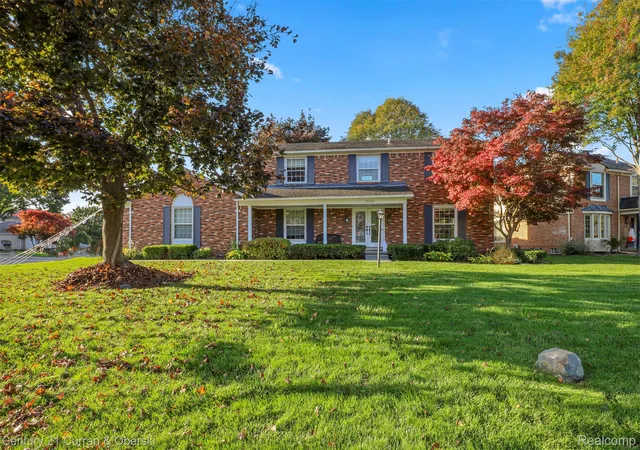 Photo 1 of Single family home for sale at 15562 N Royal Doulton Blvd, Clinton Township, MI 48038 | MLS# 20261082129 | Listing updated on 2026-10-31