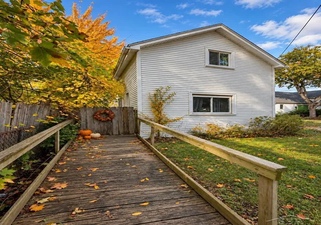 Photo 1 of Single family home for sale at 203 E Hart St, Bay City, MI 48706 | MLS# 61050224491 | Listing updated on 2026-10-29