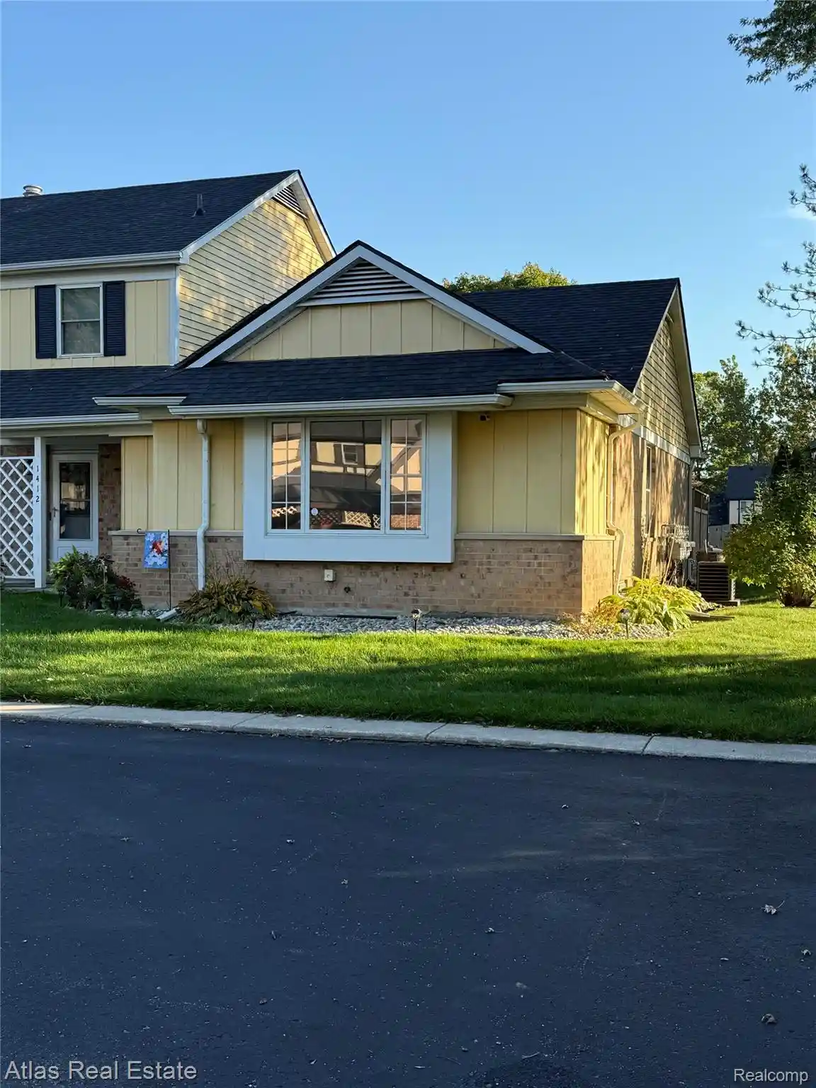 Condo for sale at 1412 Westbury Dr, Davison, MI 48423 | MLS# 20261082194