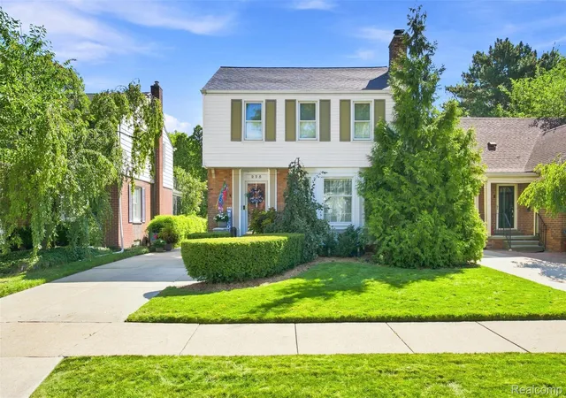 Photo 1 of Single family home for sale at 225 S Martha St, Dearborn, MI 48124 | MLS# 20261082229 | Listing updated on 2026-10-29
